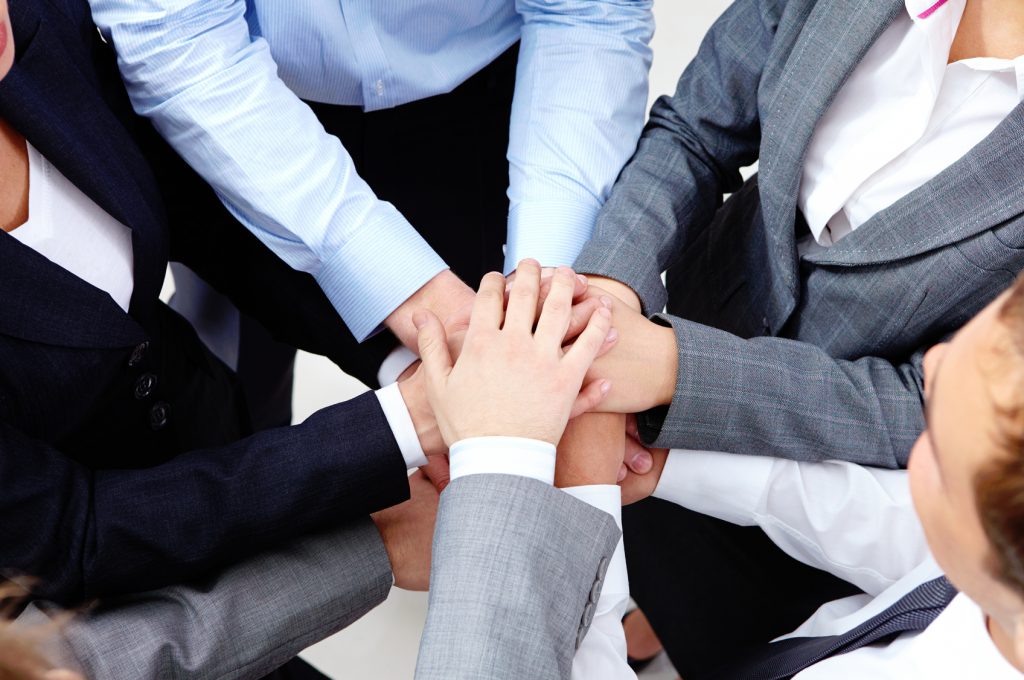 Guvernul injectează fonduri pentru asistență socială în mediul rural Ministerul Muncii, Familiei, Tineretului și Solidarității Sociale a anunțat vineri virarea unor sume de bani pentru a sprijini persoanele vulnerabile din mediul rural