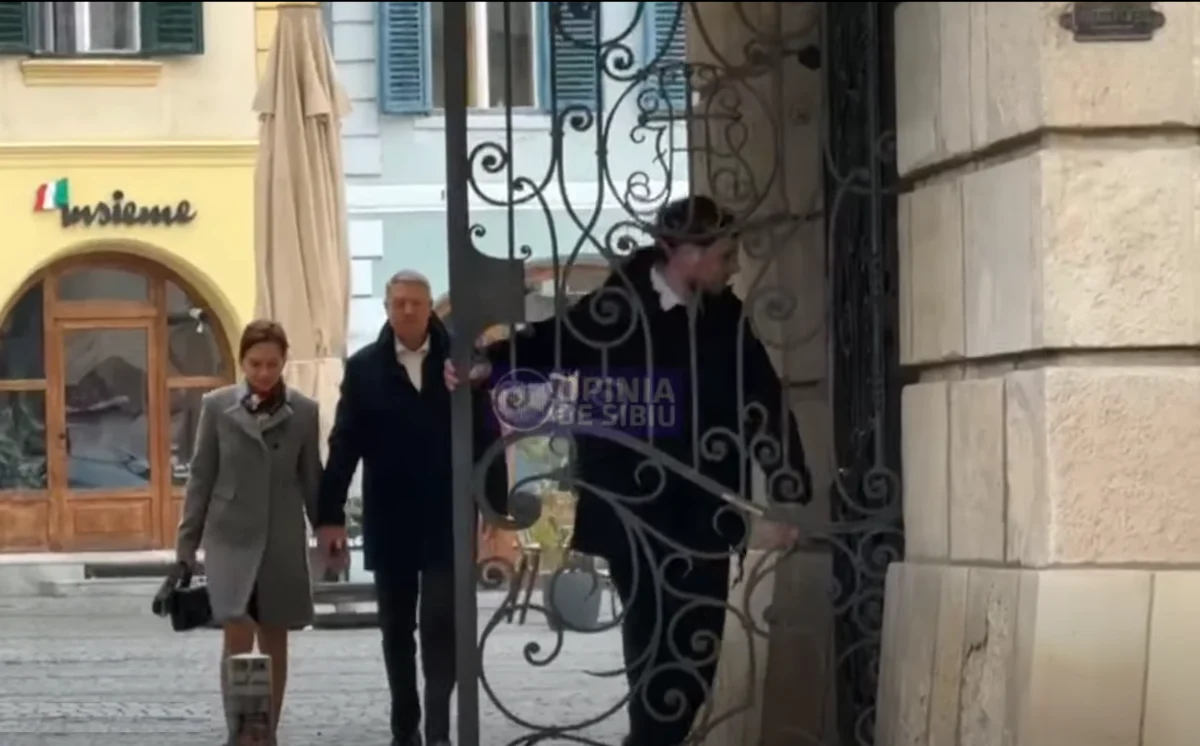 Klaus Iohannis a participat la slujba de Florii în Sibiu Klaus Iohannis, fostul președinte al României, a fost prezent la slujba de Florii duminică, în centrul municipiului Sibiu