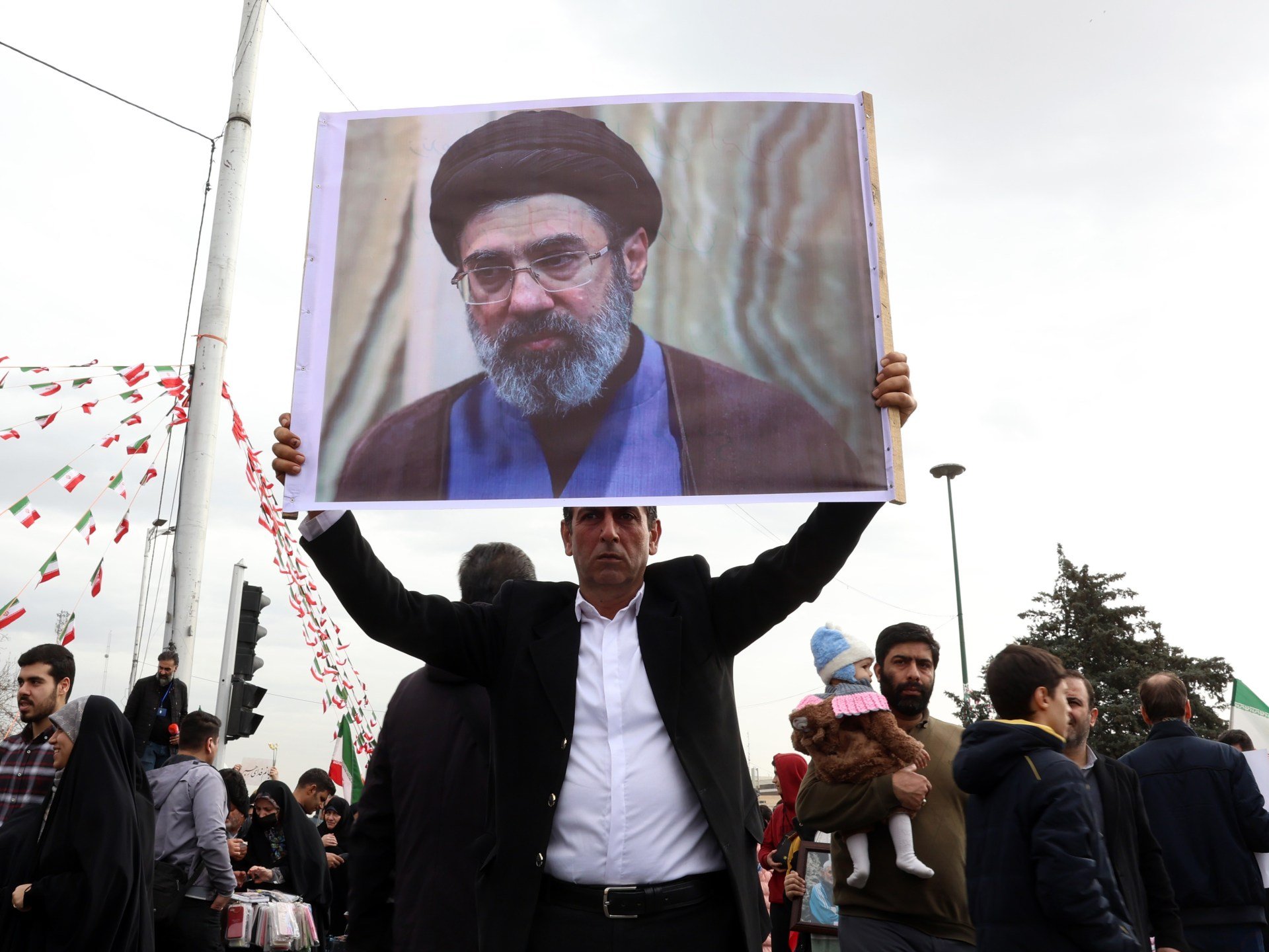 Mojtaba Khamenei, fiul liderului suprem, numit succesor al ayatollahului în Iran Teheranul este scena unor schimbări majore