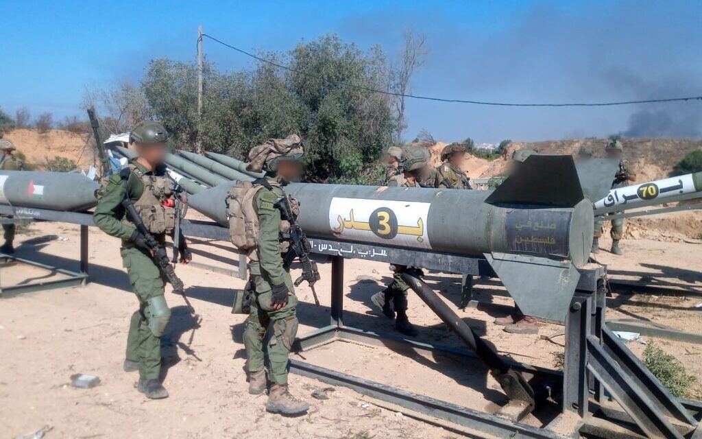 Iranul continuă atacurile asupra Israelului cu rachete, dar resursele par limitate Israelul se confruntă cu atacuri repetate cu rachete balistice lansate de Iran, un conflict care a generat alerte constante și a perturbat viața de zi cu zi