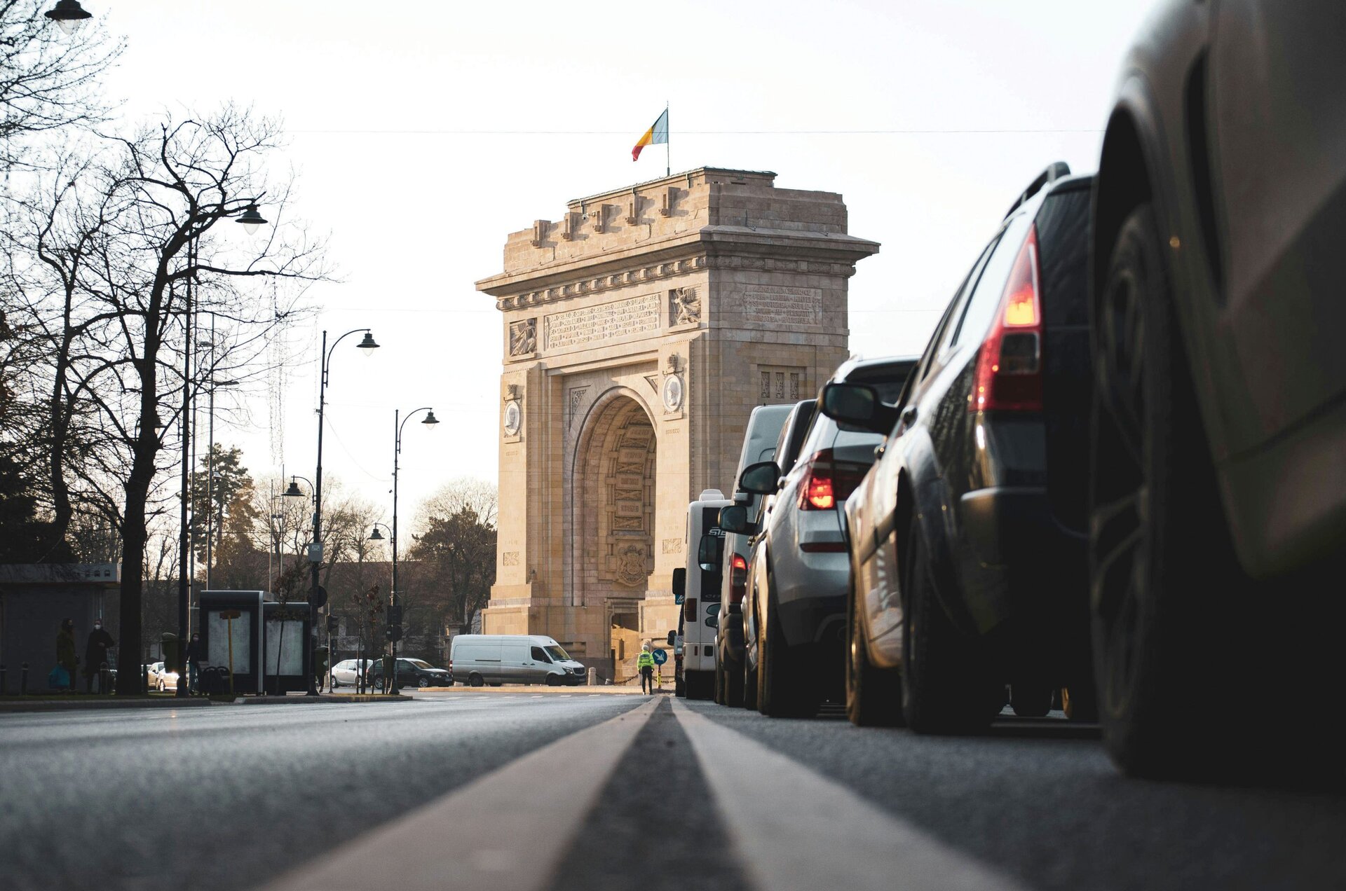 Orașele celebre, victime ale succesului: aglomerație și costuri ridicate.