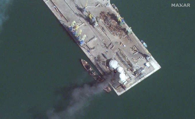 Putin acuză Ucraina de „atac terorist” după scufundarea unei nave rusești în Mediterana Președintele rus Vladimir Putin a catalogat drept „atac terorist” incidentul în care o navă rusească ce transporta gaze naturale lichefiate (GNL) s-a scufundat în Marea Mediterană