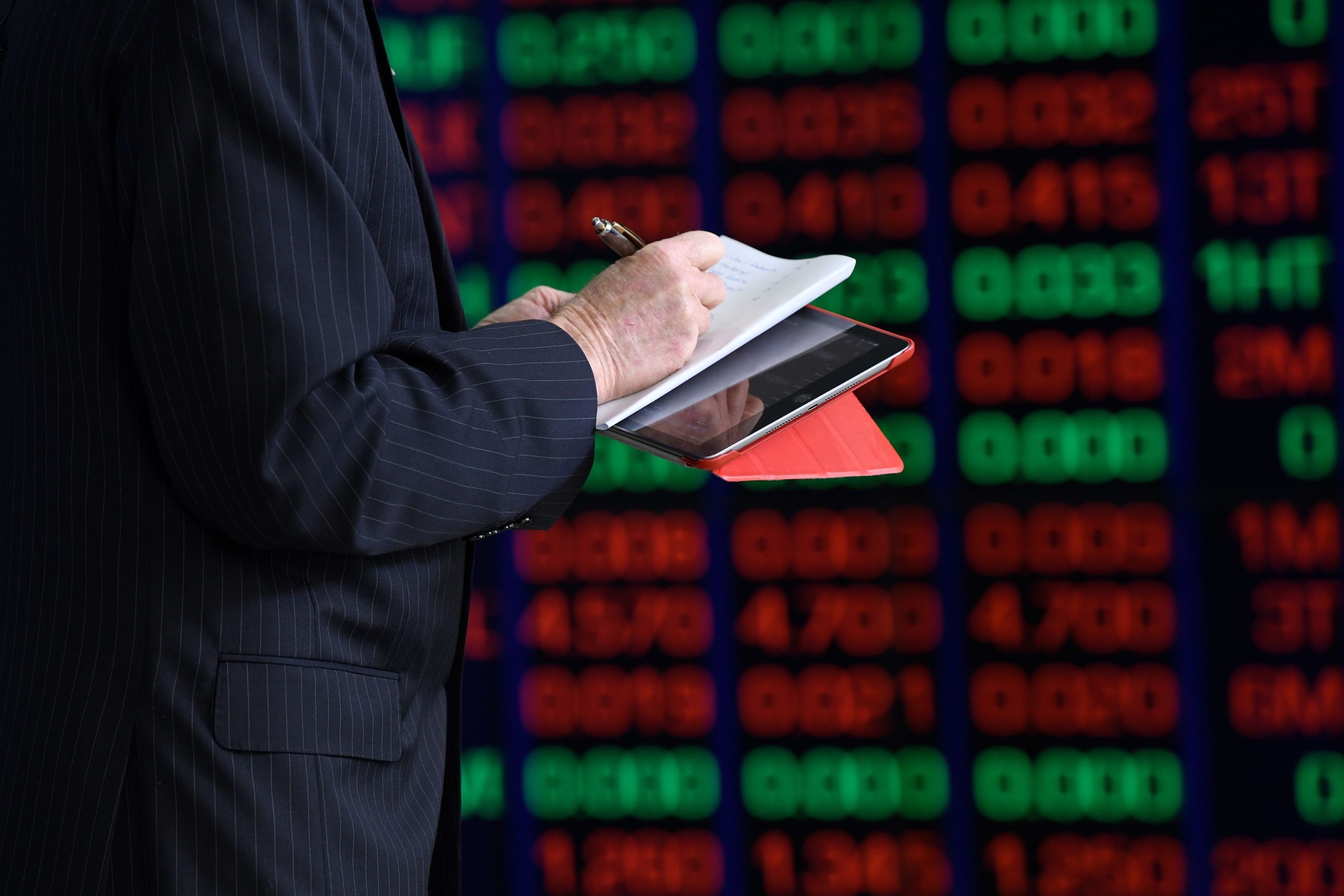 Bursa de la București urcă cu 1,6% la deschidere, pe fondul