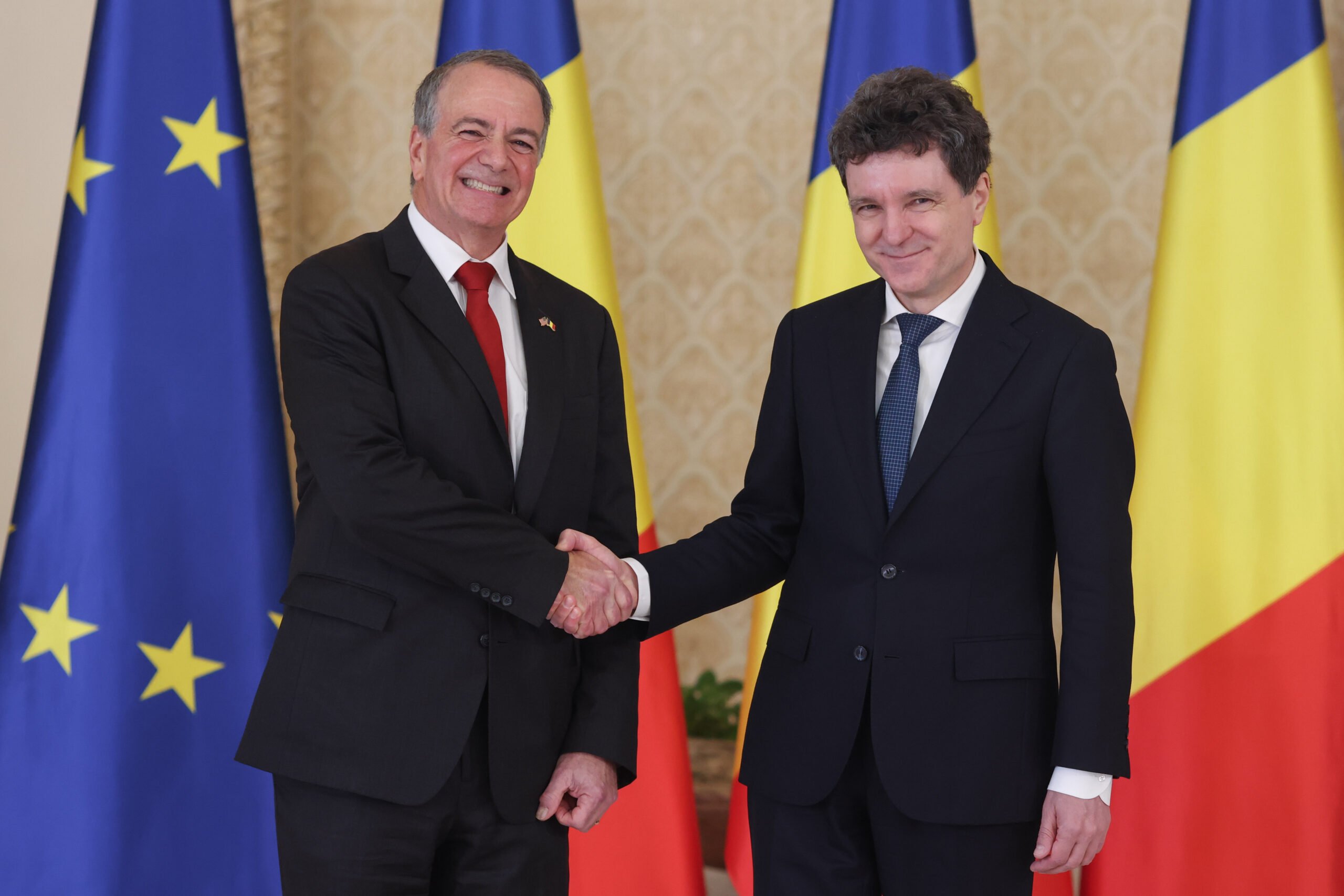Noul ambasador american, primit la Cotroceni de Nicușor Dan Noul ambasador al Statelor Unite la București, Darryl Nirenberg, a fost primit marți la Palatul Cotroceni de primarul general al Capitalei, Nicușor Dan, cu ocazia prezentării scrisorilor de acreditare