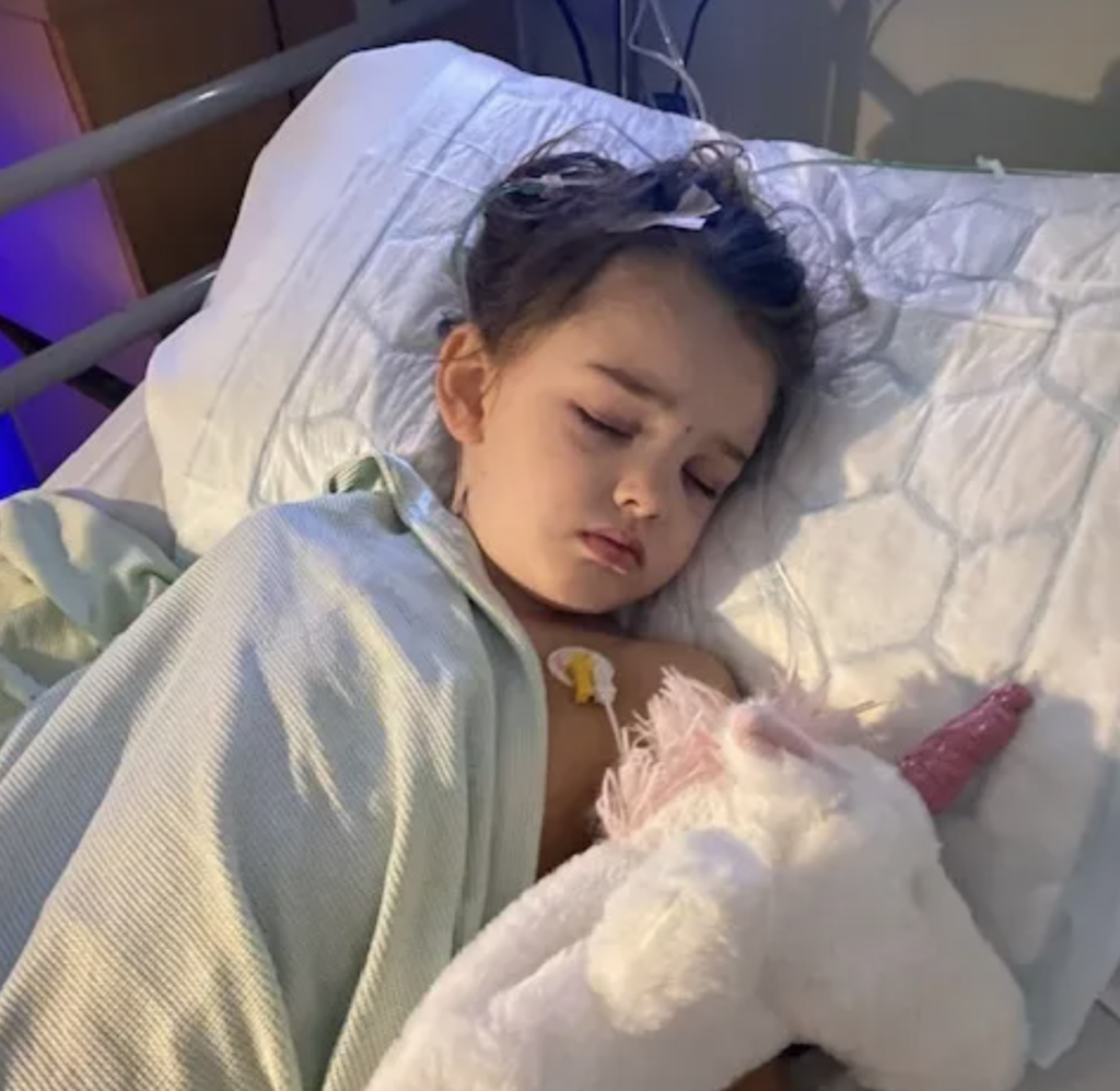 O fetiță din Marea Britanie se luptă cu o formă rară de cancer cerebral în stadiu terminal O familie din Marea Britanie trece prin momente extrem de dificile, după ce fetița lor, Olivia, a fost diagnosticată cu o formă agresivă de cancer cerebral