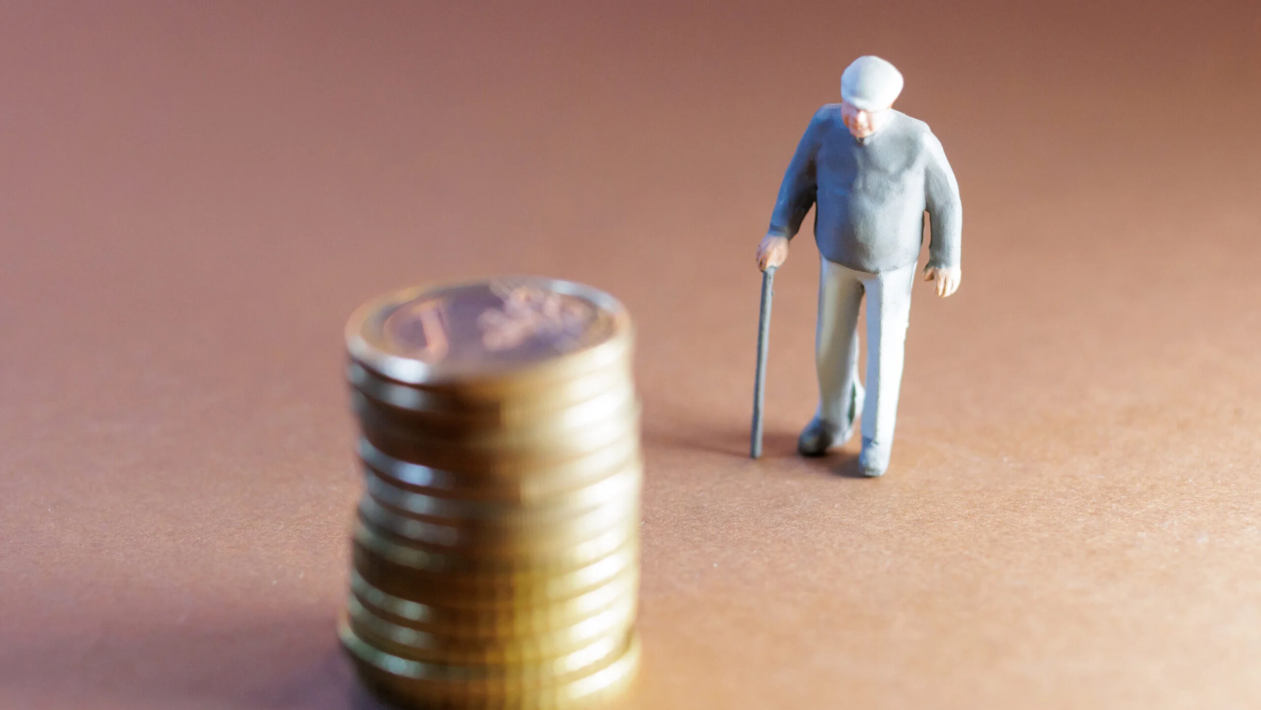 Probleme la orizont pentru pensionarii români: Cum afectează schimbările din sistemul de pensii Condițiile pentru pensionare în România au ridicat semne de întrebare pentru mulți români
