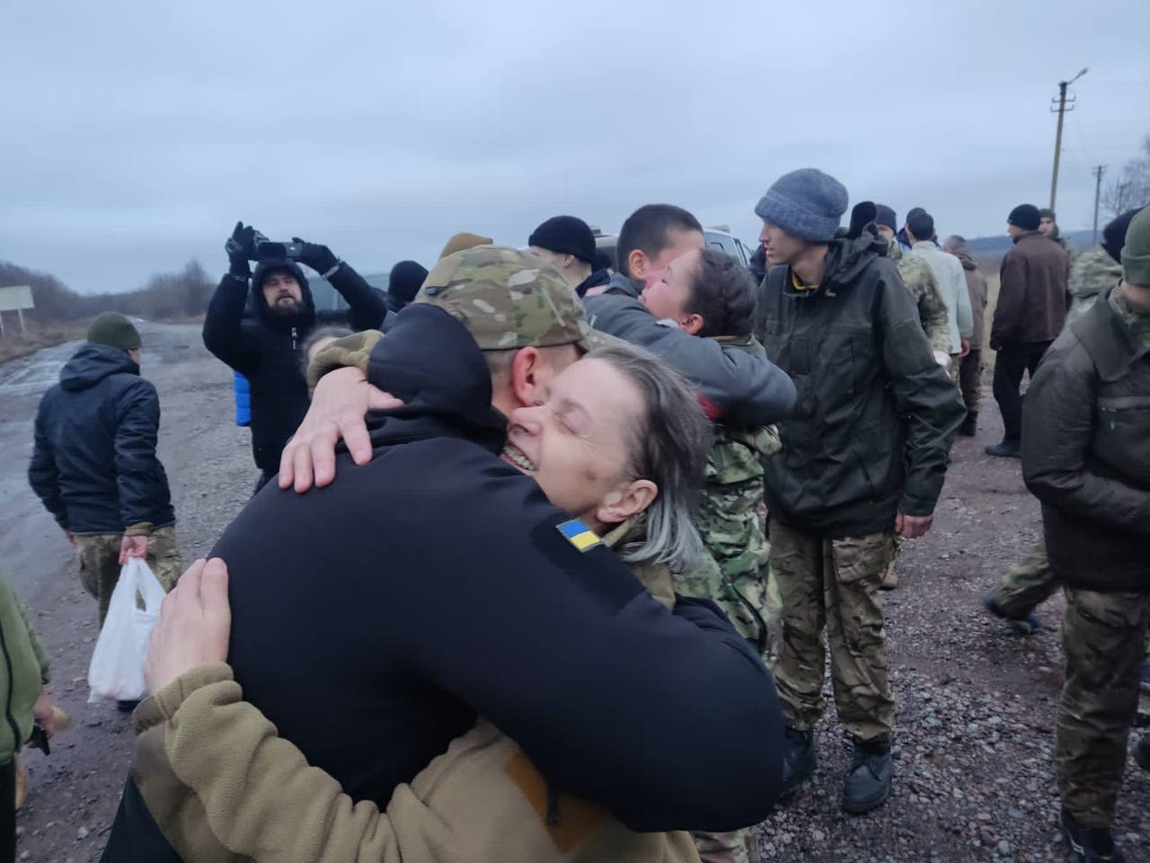 Rusia și Ucraina au efectuat vineri un nou schimb de prizonieri de război, fiecare parte eliberând 300 de persoane