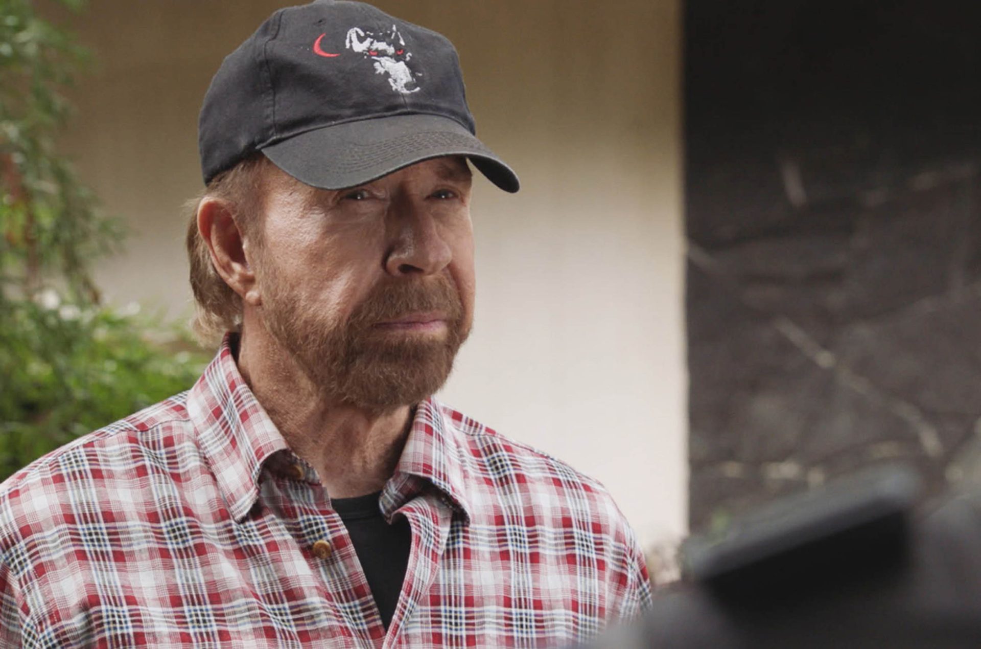 Chuck Norris, legenda artelor marțiale și a filmelor de acțiune, a murit Chuck Norris, actorul american cunoscut pentru rolurile sale în filme de acțiune și serialul „Walker, Texas Ranger”, a murit joi dimineață în Hawaii