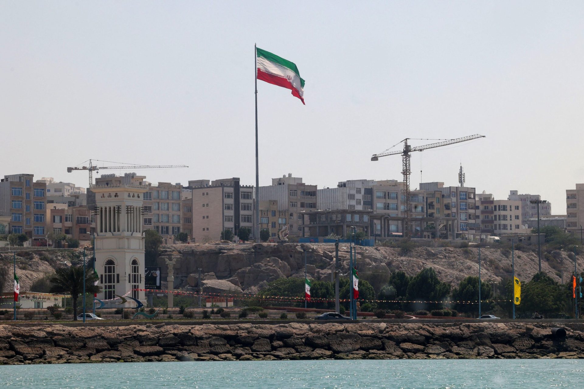 Sirenele antiaeriene au răsunat în Israel, inclusiv în Tel Aviv, din cauza atacurilor cu rachete lansate din Liban