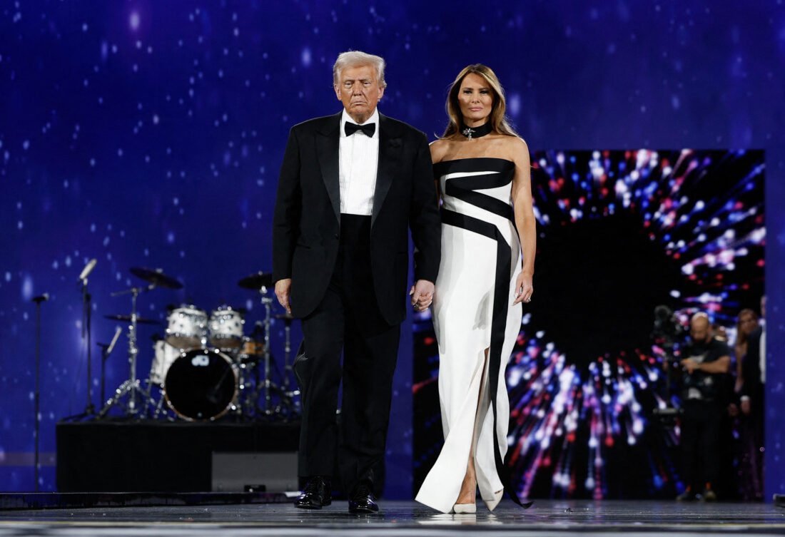 Donald Trump a lăudat recent filmul soției sale, Melania, în timpul unei reuniuni cu republicanii din Camera Reprezentanților, organizată într-unul dintre cluburile sale de golf din Florida