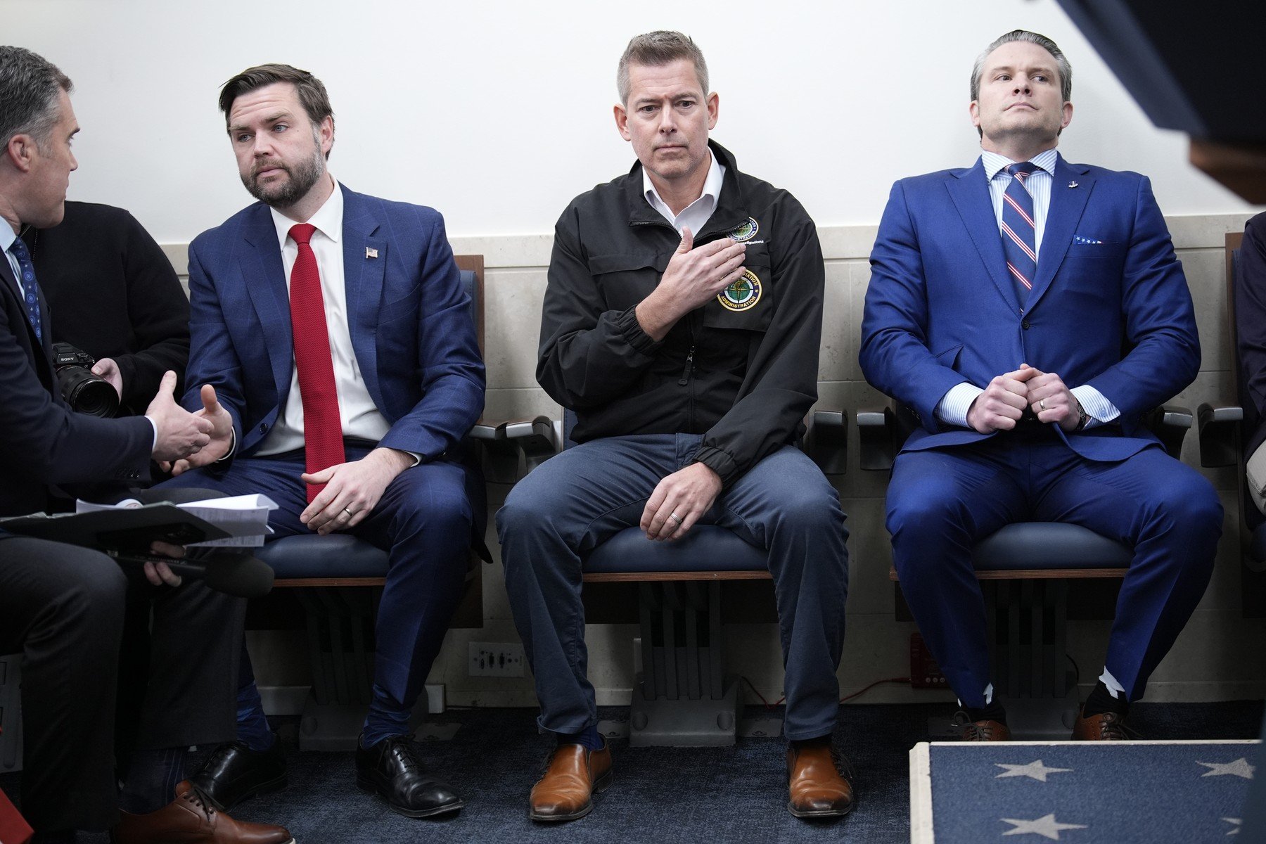 Departamentul american al Transporturilor vrea să folosească inteligența artificială pentru a scrie reglementări în domeniul siguranței aviatice, auto și a infrastructurii de conducte, o decizie care stârnește îngrijorări majore