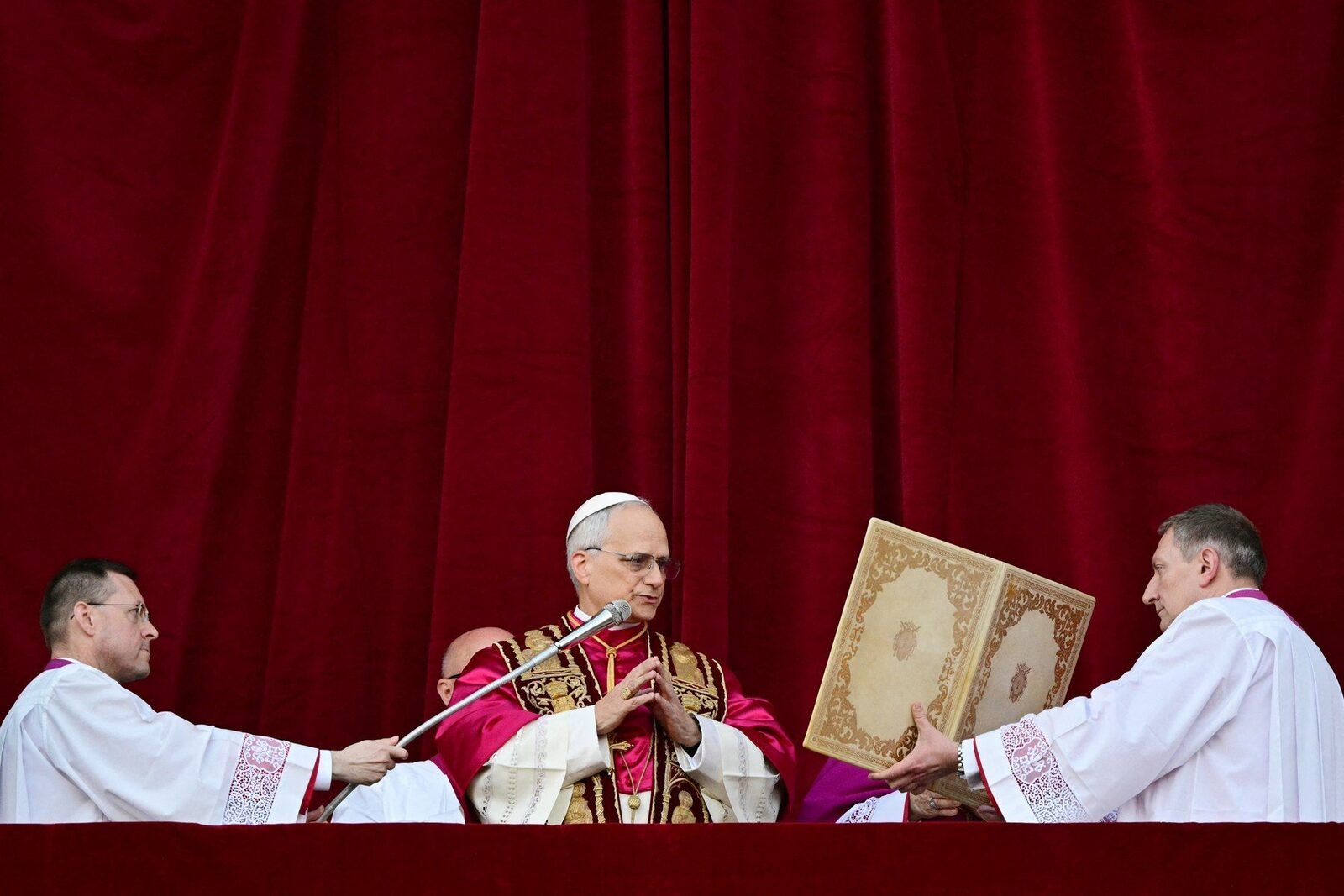 Episcop catolic din San Diego, acuzat de delapidare, demis de Papa Vaticanul a anunțat marți că Papa Leon al XIV-lea a acceptat demisia episcopului Emanuel Hana Shaleta din San Diego, Statele Unite