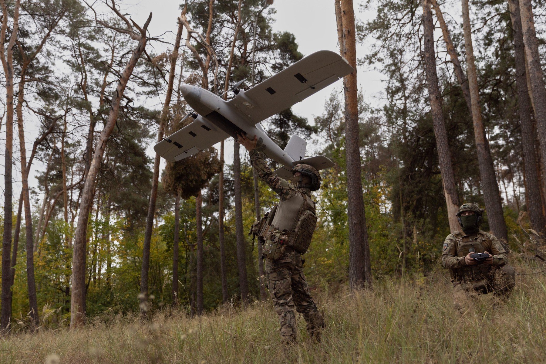 România și Ucraina, parteneriat pentru producția de drone: 200 de milioane de euro investiți România negociază cu 15 companii din Ucraina pentru a demara producția de drone, un proiect finanțat cu 200 de milioane de euro prin mecanismul european SAFE, a anunțat ministrul Apărării, Radu Miruță