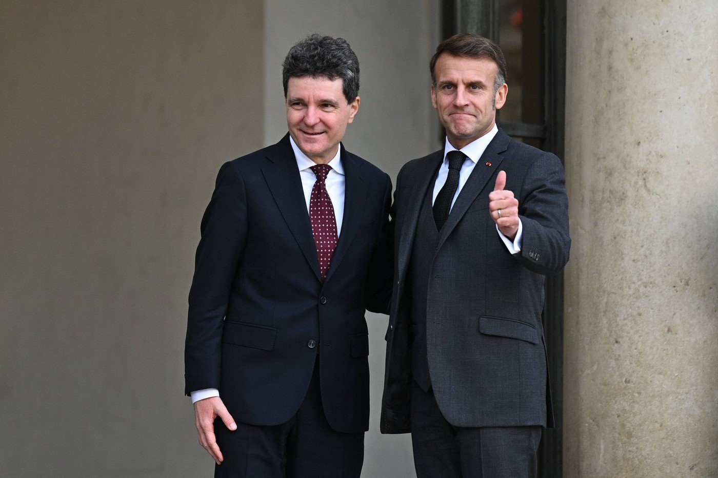 Franța propune extinderea umbrelei sale nucleare către alte state europene; România, pe lista de discuții Franța își propune să extindă umbrela sa nucleară pentru a proteja mai multe state europene