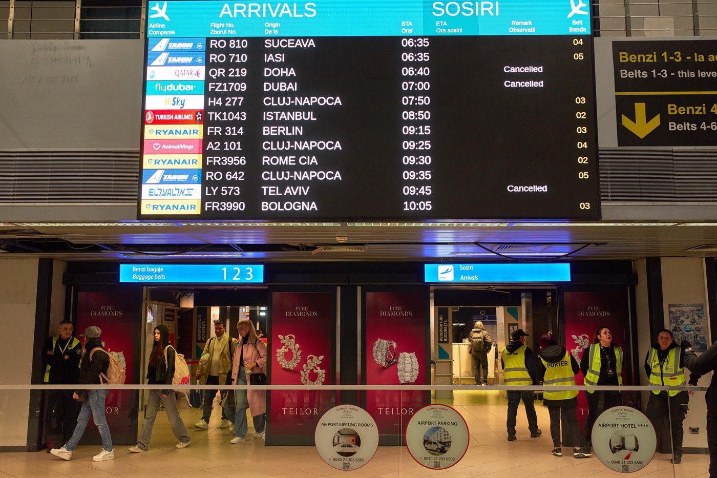 Zboruri anulate între România și Orientul Mijlociu din cauza tensiunilor regionale Mai multe companii aeriene au suspendat temporar zborurile către și dinspre România și Orientul Mijlociu, pe fondul escaladării tensiunilor din regiune