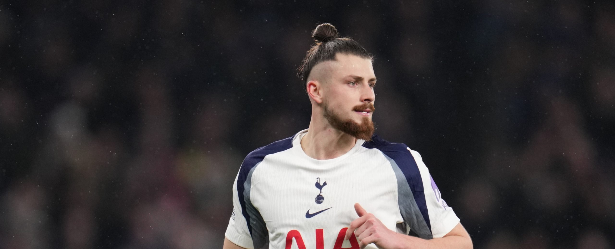 Drăgușin, titular la Fulham – Tottenham 2-0: Ocazie de gol pentru fundașul român. Etapa 28 Voyo.