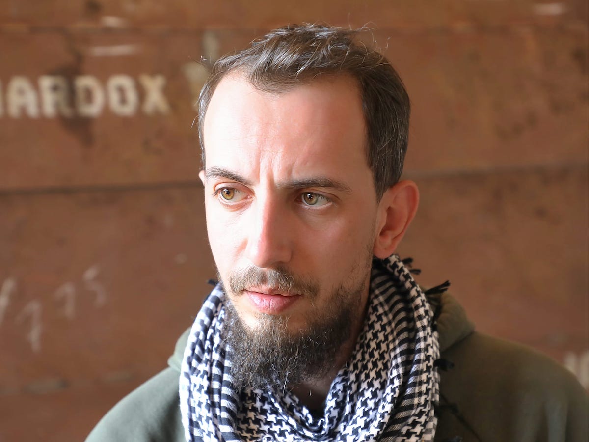 Radu Hossu câștigă procesul cu Realitatea Plus și România TV Radu Hossu, cunoscut corespondent de război și activist civic, a obținut o victorie în instanță împotriva posturilor de televiziune Realitatea Plus și România TV