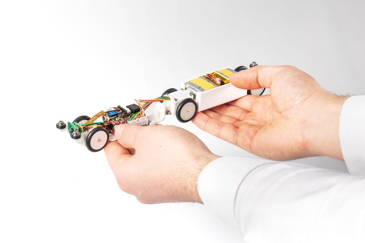 Robotul-șoarece inspectează LHC: Cum ajută la mentenanță