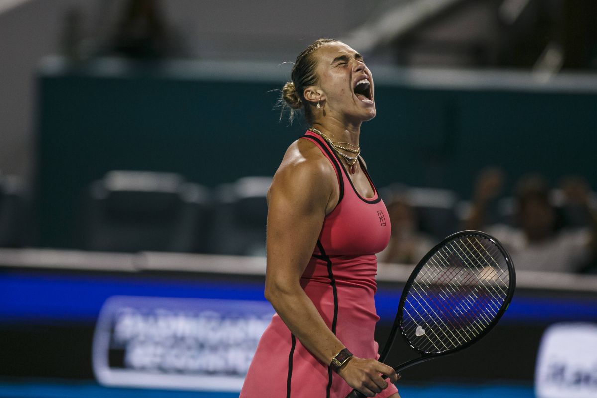 Aryna Sabalenka se califică în finala Miami Open, după o victorie categorică în fața Elenei Rybakina Aryna Sabalenka, liderul mondial în clasamentul WTA, a obținut o victorie importantă în semifinalele Miami Open, învingând-o pe Elena Rybakina, numărul doi mondial, cu scorul de 6-4, 6-3