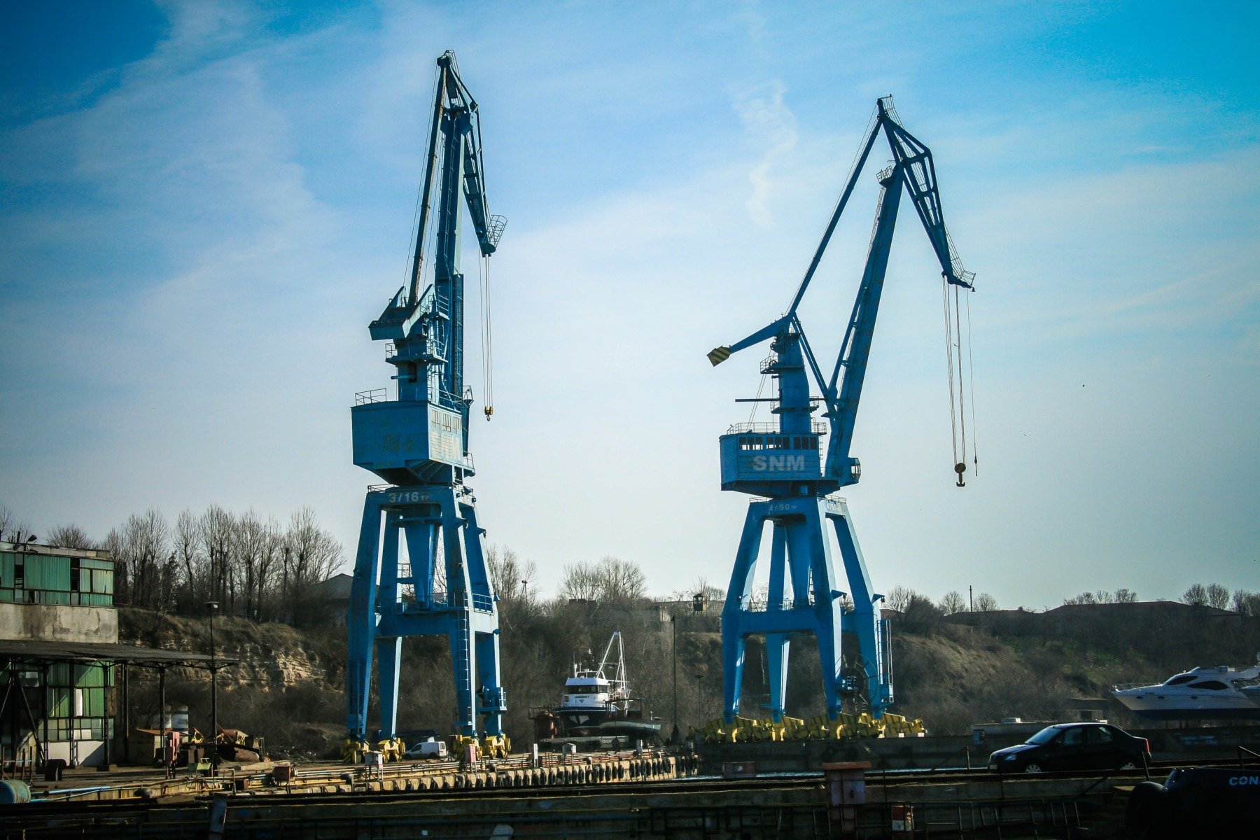 Șantierul Naval Mangalia: Reorganizarea amânată, dar viitorul rămâne incert Mangalia – Planul de reorganizare a Șantierului Naval Mangalia, aflat în insolvență, nu a fost respins de acționarul majoritar, Damen Holding, așa cum au susținut inițial sindicaliștii