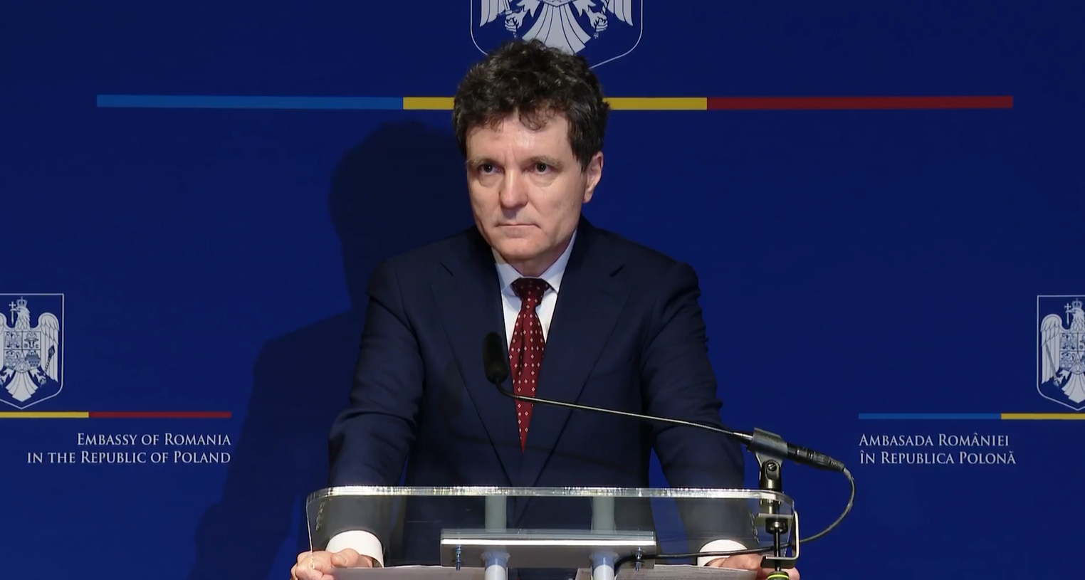 Nicușor Dan: România, sub umbrela nucleară a NATO, fără elemente nucleare pe teritoriul național Președintele Nicușor Dan a reiterat joi seara, în cadrul unei conferințe de presă susținută la Ambasada României din Varșovia, că România beneficiază de protecția umbrelei nucleare a NATO, oferită de Statele Unite ale Americii