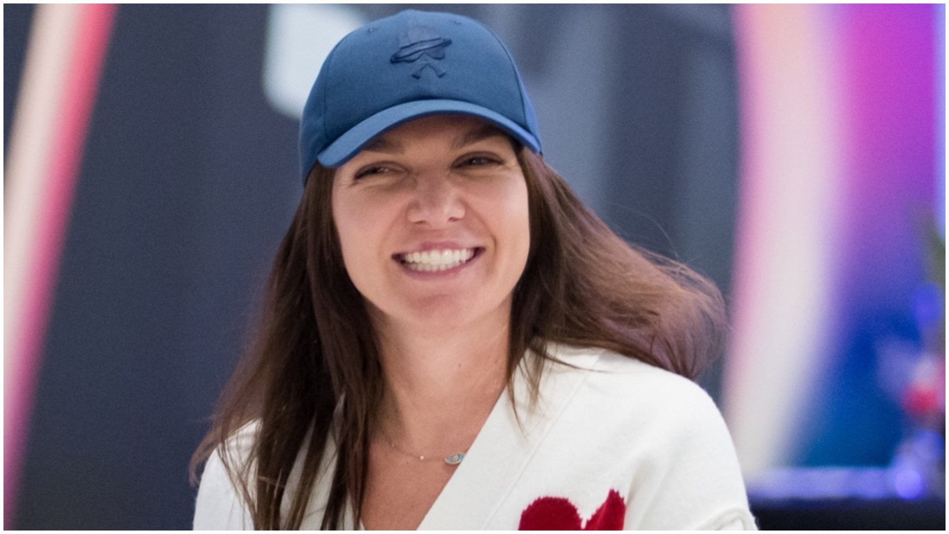 Simona Halep, transformare de look după retragerea din tenis Fosta mare campioană de tenis Simona Halep a surprins din nou fanii cu o schimbare de look