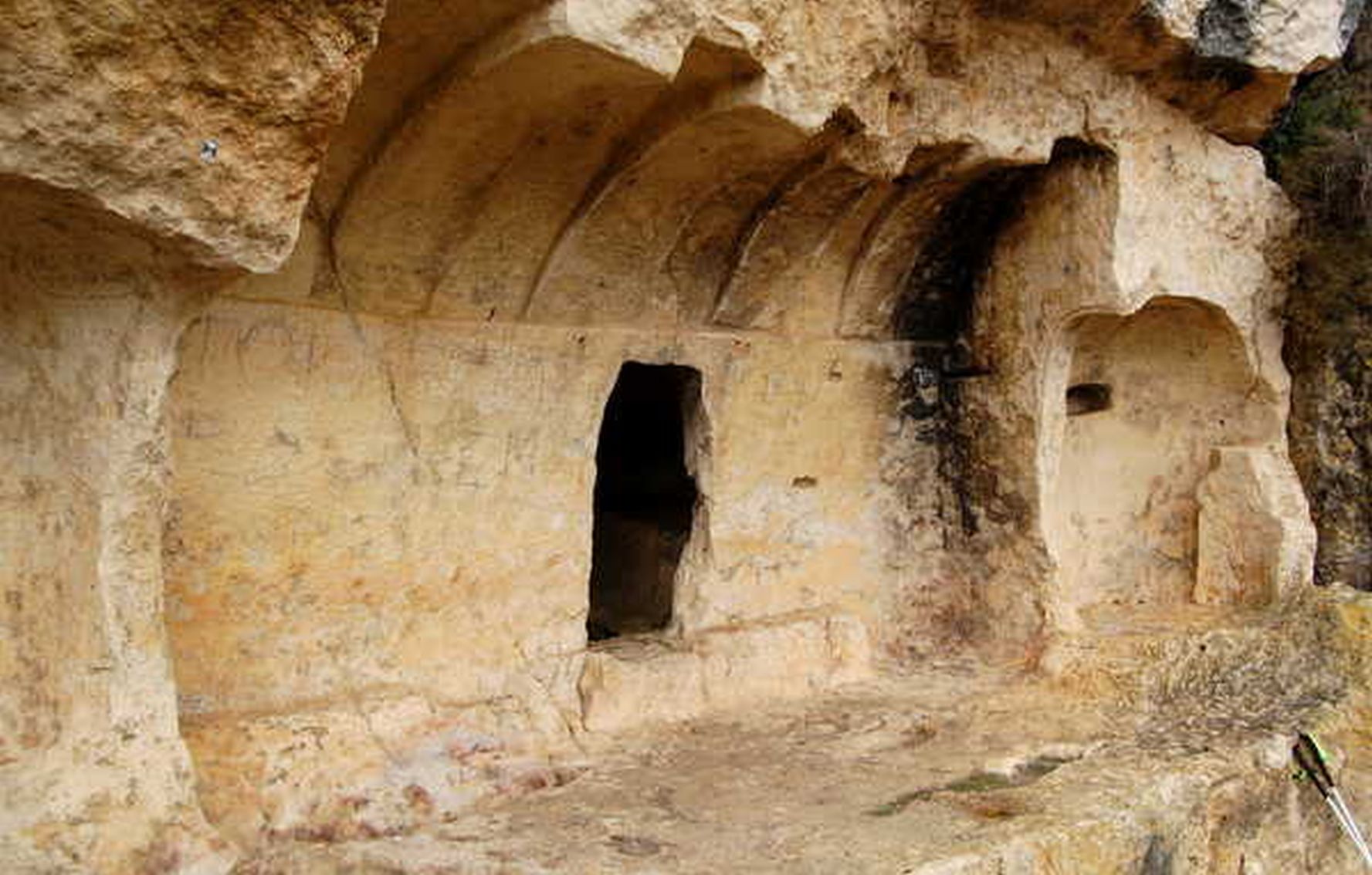 O comunitate medievală a trăit izolată timp de secole într-un sit din Spania Formațiuni stâncoase aparent banale din nordul Spaniei au ascuns timp de secole o poveste uluitoare