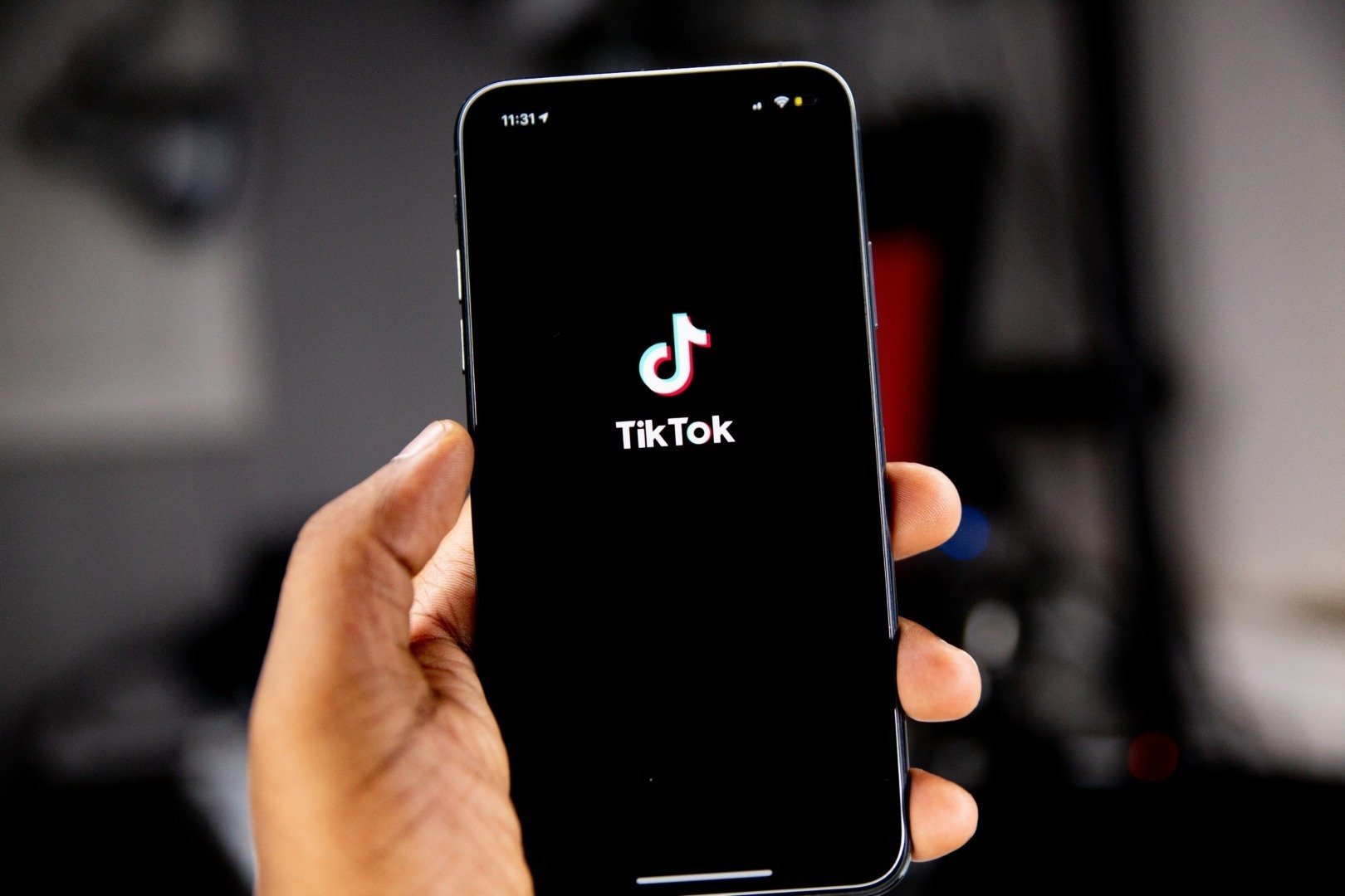 Suspendarea TikTok, considerată ilegală de Curtea Constituțională din Albania Curtea Constituțională din Albania a decis că suspendarea temporară a platformei TikTok, impusă de guvernul albanez în martie 2025, a reprezentat o „încălcare a libertății de exprimare și a libertății presei”