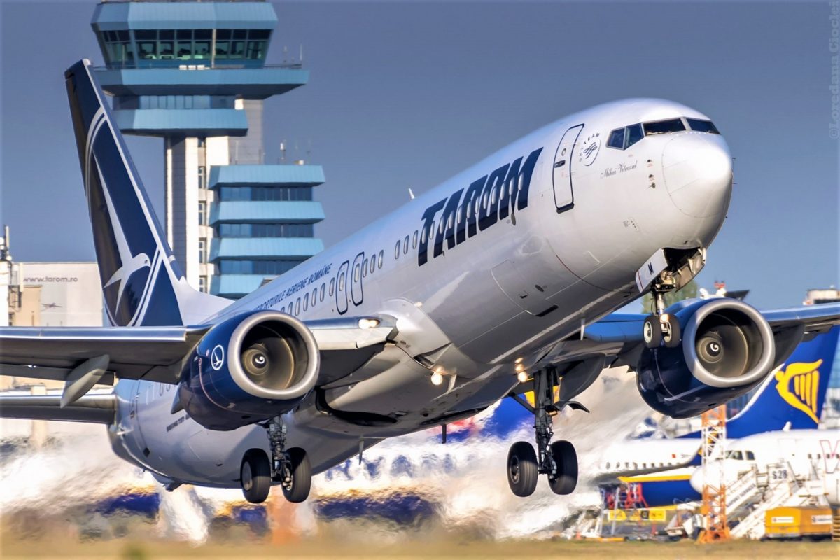 TAROM organizează zboruri speciale pentru repatrierea românilor din Orientul Mijlociu Compania Națională de Transporturi Aeriene Române (TAROM) a anunțat duminică începerea unor zboruri speciale de repatriere a cetățenilor români aflați în zona de conflict din Orientul Mijlociu