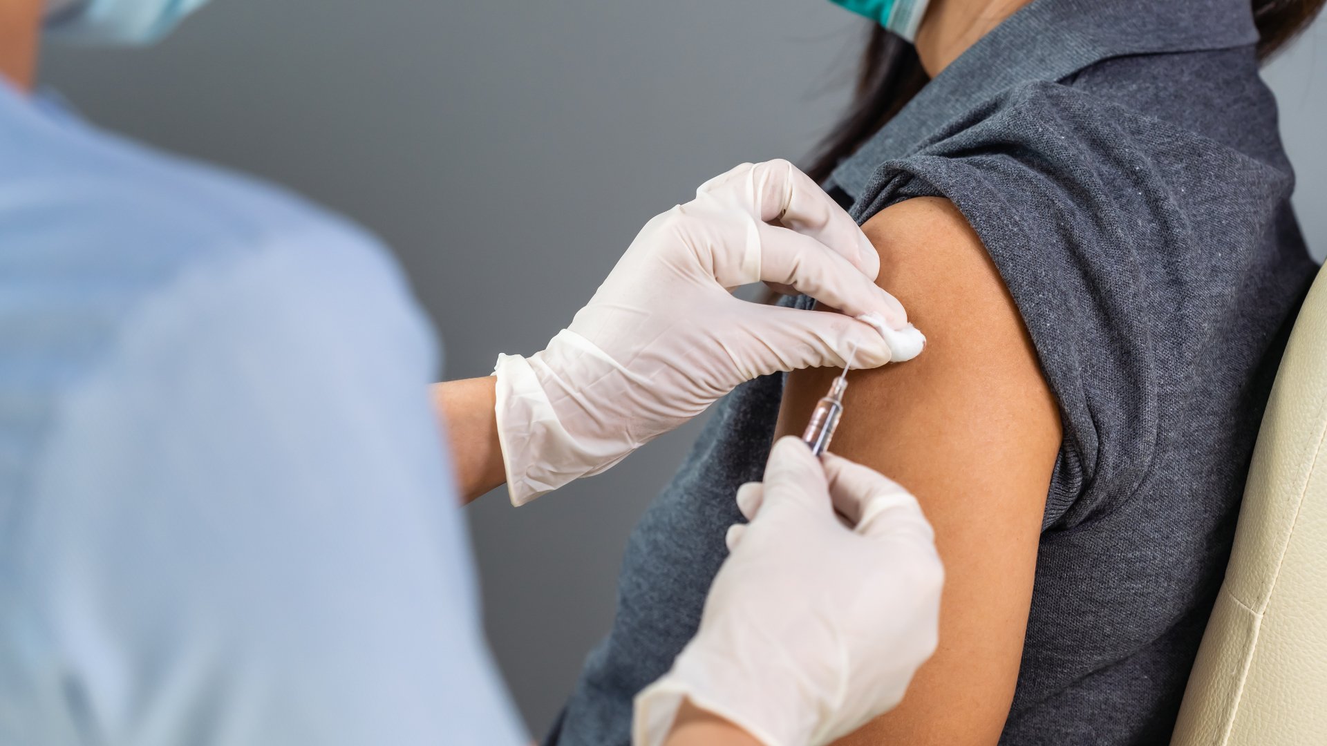 Campanie națională pentru vaccinarea copiilor, lansată în contextul scăderii acoperirii vaccinale Institutul Național de Sănătate Publică (INSP) atrage atenția asupra importanței vaccinării pentru copii, subliniind că aceasta previne îmbolnăvirea cu afecțiuni grave care pot conduce la complicații severe, dizabilități sau deces