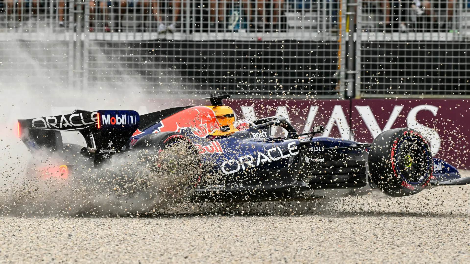 Verstappen, eliminat surprinzător în Q1 la Melbourne: „N-am mai pățit asta niciodată” Melbourne, Australia – Max Verstappen, campionul mondial en-titre la Formula 1, a trăit un coșmar neașteptat în calificările pentru Marele Premiu al Australiei