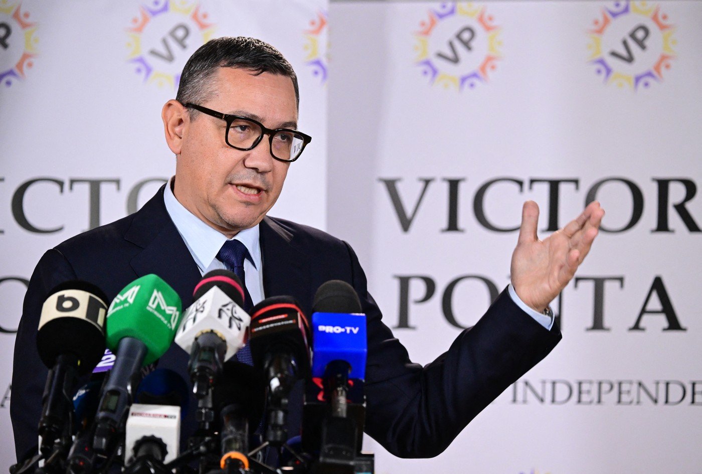 Fiica lui Victor Ponta, împiedicată să se întoarcă în țară din Dubai? Ministerul de Externe răspunde Operațiunile de repatriere a cetățenilor români din Dubai, pe fondul tensiunilor din Orientul Mijlociu, au generat tensiuni suplimentare