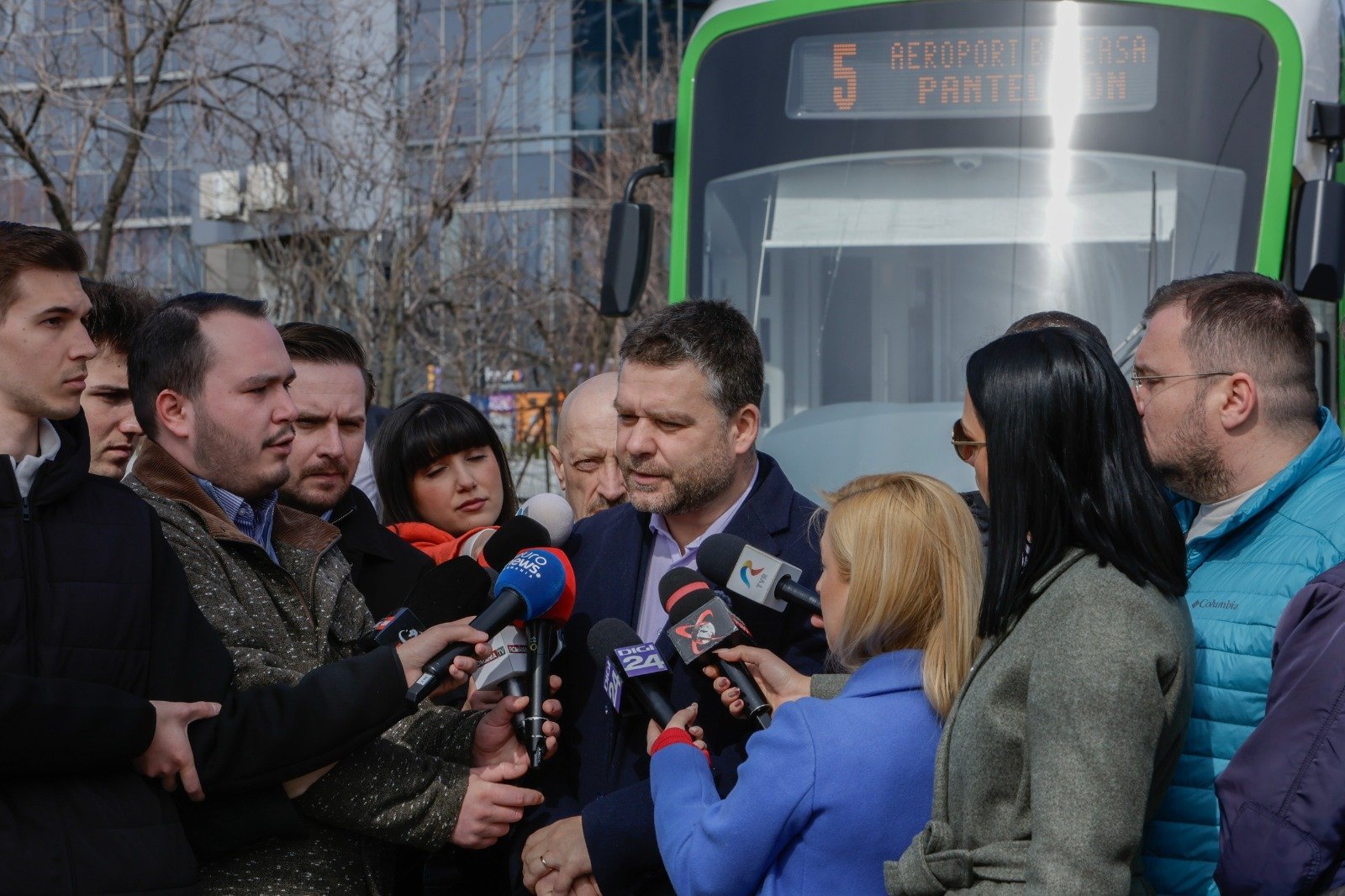 Tramvaiul 5 revine în circulație în București, pe un traseu extins Bucureștenii pot călători din nou cu tramvaiul 5, acesta fiind redeschis pe un traseu modificat, între Aeroportul Băneasa și terminalul Pantelimon