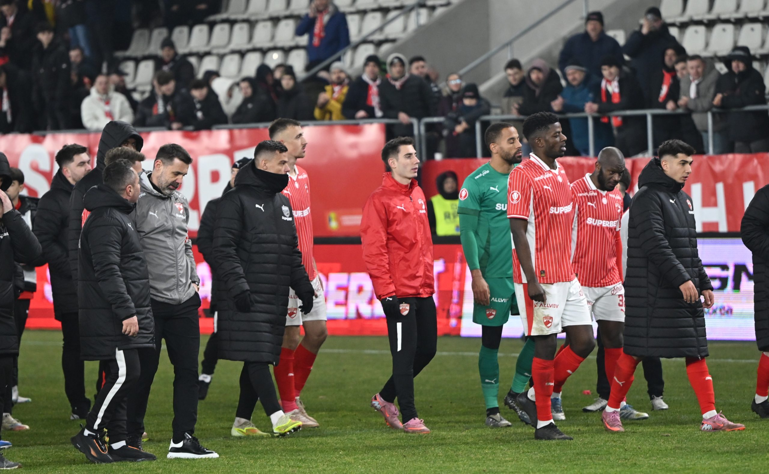 Dinamo se pregătește pentru duelul din Cupa României, cu gândul la trofee Dinamo București se confruntă cu Metalul Buzău în sferturile de finală ale Cupei României Betano, iar echipa antrenată de Zeljko Kopic a avut parte de o ședință tactică