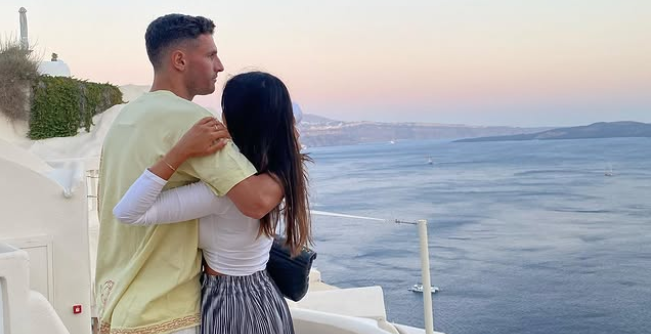 Un fotbalist din premier league, nevoit să se adăpostească într-un buncăr în orientul mijlociu, din cauza conflictului militar Fundașul elvețian Fabian Schar, jucătorul lui Newcastle United, a trecut prin momente de groază în Orientul Mijlociu, fiind nevoit să se adăpostească într-un buncăr
