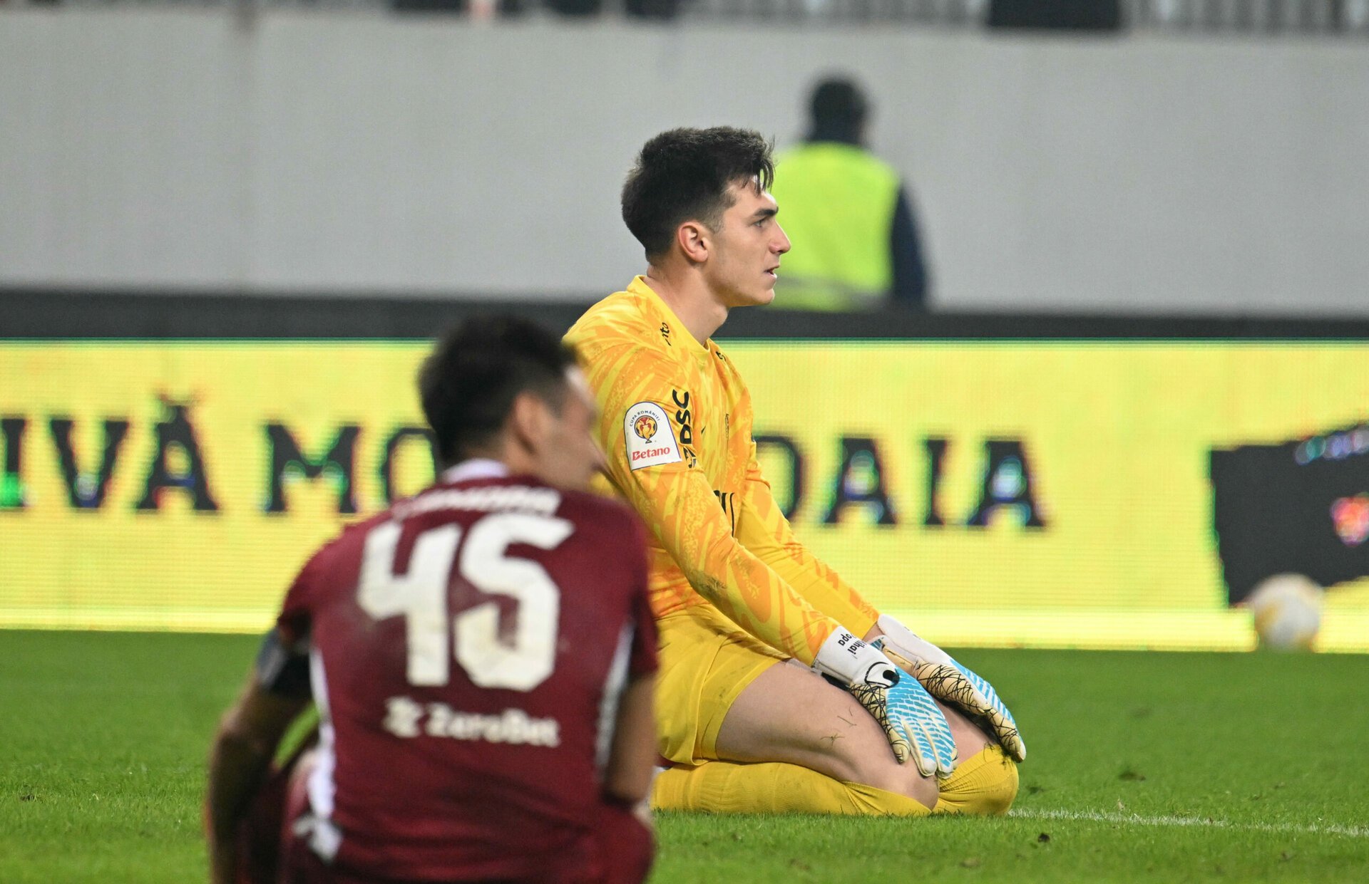 Popa, după eliminarea din Cupă: „Seria noastră continuă” CFR Cluj a fost eliminată din Cupa României, miercuri, după ce a pierdut în fața Universității Craiova cu scorul de 3-1, după prelungiri
