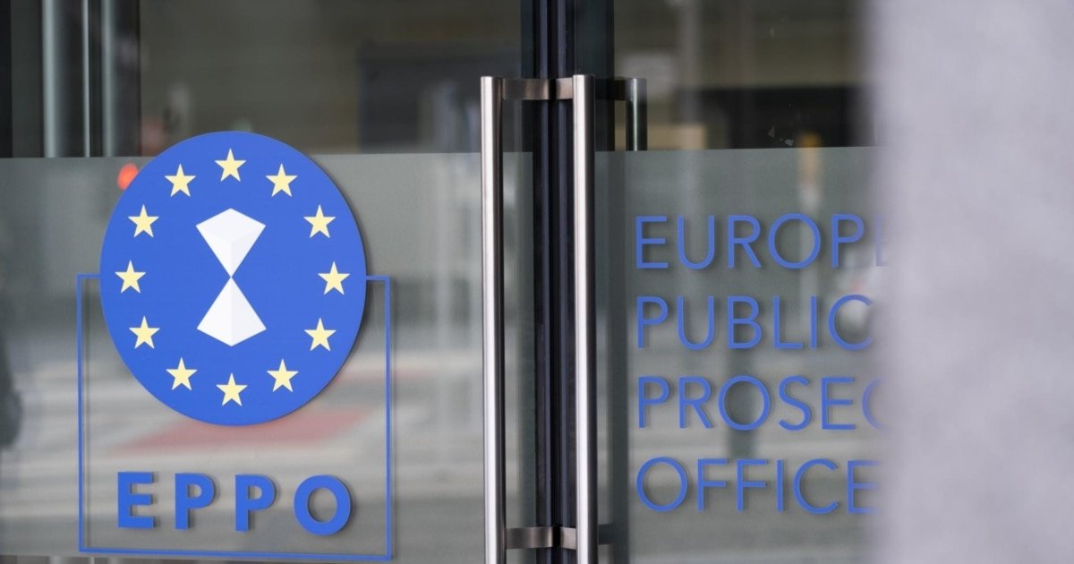 Parchetul European anchetează o fraudă de 9 milioane de euro în achizițiile de materiale medicale O rețea infracțională a fost deconspirată de Parchetul European (EPPO) pentru manipularea achizițiilor publice de măști, dezinfectanți și alte materiale medicale în 2020 și 2021