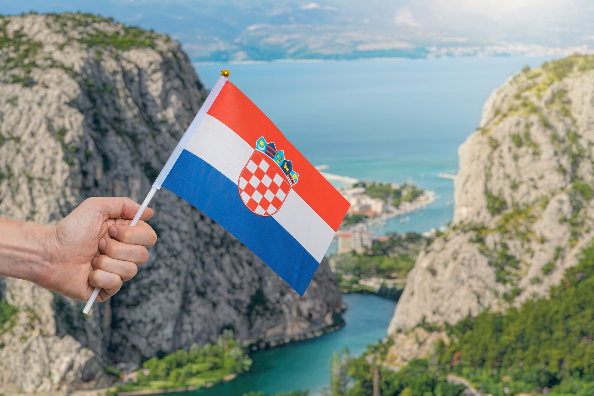 Guvernul din CROAȚIA plafonează prețurile la electricitate până în 2026, ca răspuns la scumpirile energiei Guvernul croat a luat măsuri radicale pentru a proteja populația de creșterea prețurilor la energie