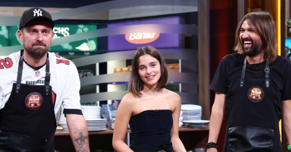 Bătălia pentru amuletă se intensifică la „Chefi la cuțite”: Surprize și invitați speciali în bucătărie Seara aceasta, emisiunea „Chefi la cuțite” de la Antena 1 promite o competiție incendiară, cu miza penultimei amulete a sezonului
