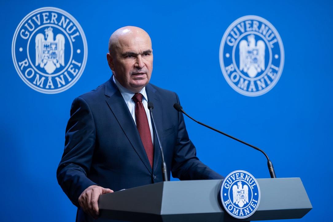 Ilie Bolojan: „Cât timp sunt aici, fac ce e bine pentru România” Premierul roman, Ilie Bolojan, a răspuns speculațiilor privind posibile schimbări în coaliția de guvernare, venite din partea Partidului Social Democrat (PSD)