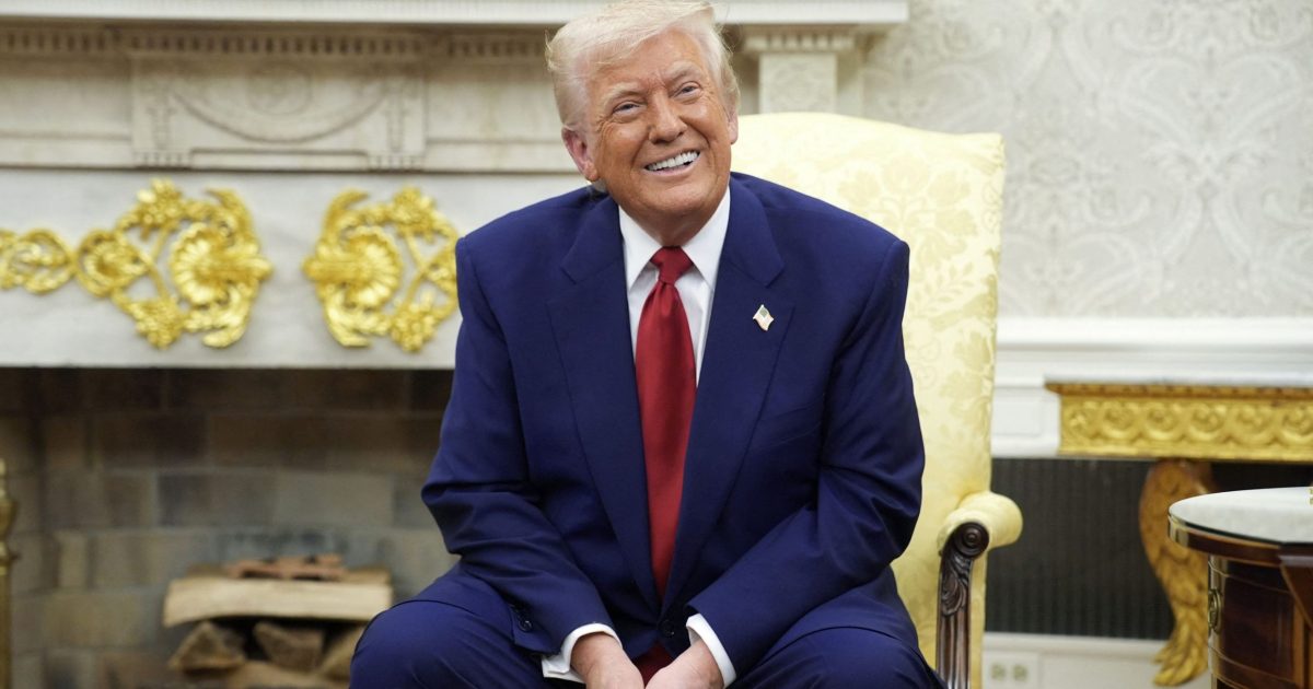 DONALD Trump, gest controversat: Șters imaginea cu el, „Iisus”