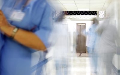 Pumni, palme și electroșocuri: Scene de violență șocantă