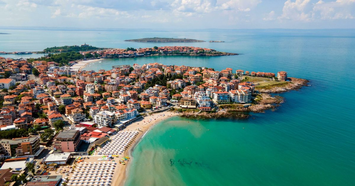 Destinația SECRETA din Europa, aproape de România: Vacanță de vis