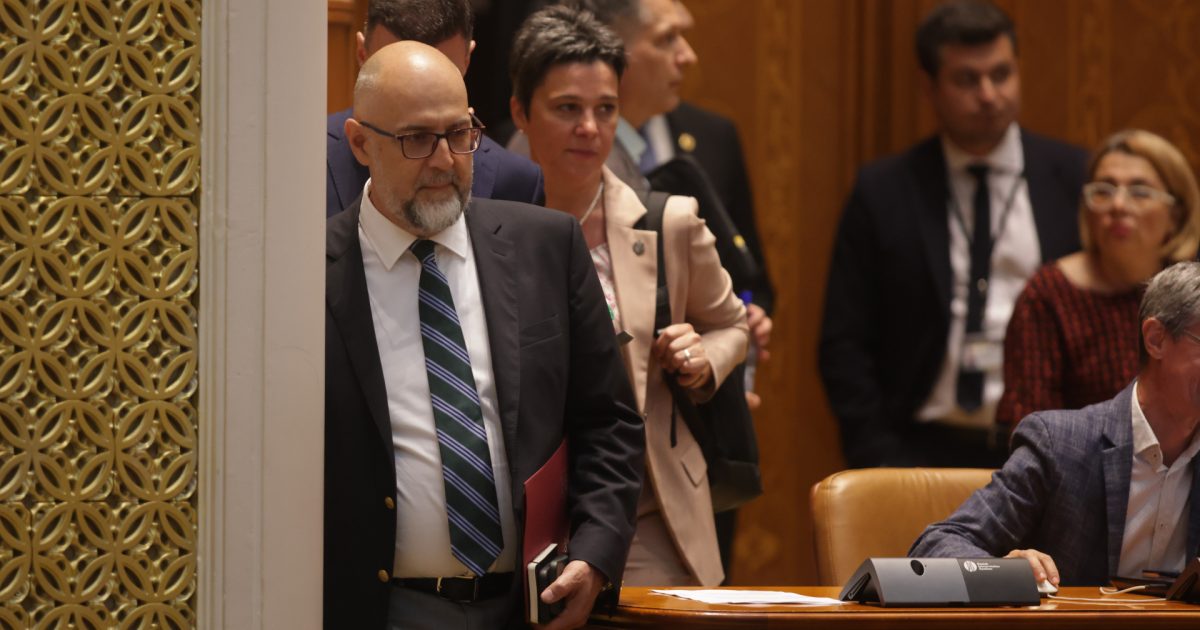 UDMR rămâne ferm pe poziții: Bolojan scapă de moțiune și-și păstrează guvernarea