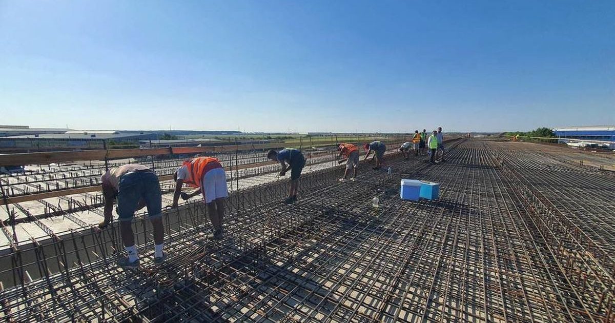 Chinezii, pe șantierul din București chiar de Paște. Inspectorii cer mai mult