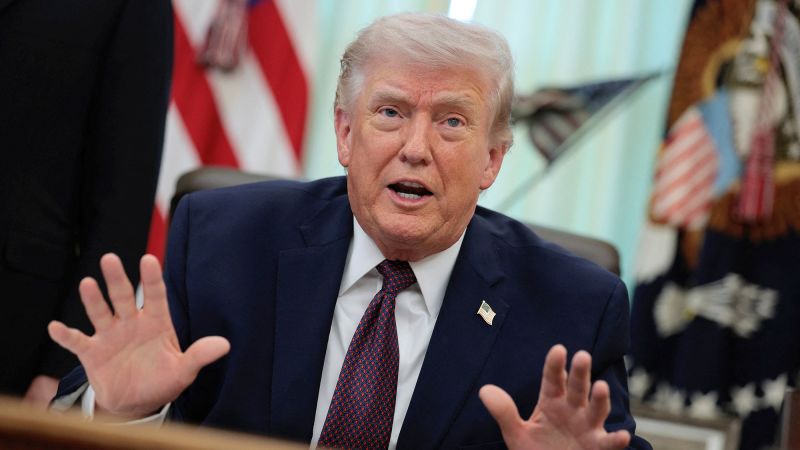 Trump și „răbdarea” americanilor pentru petrolul iranian București – Fostul președinte AMERICAN, DONALD Trump, a sugerat miercuri că americanii nu ar avea răbdare suficientă pentru ca STATELE UNITE ale AMERICII să „captureze” petrolul IRANIAN