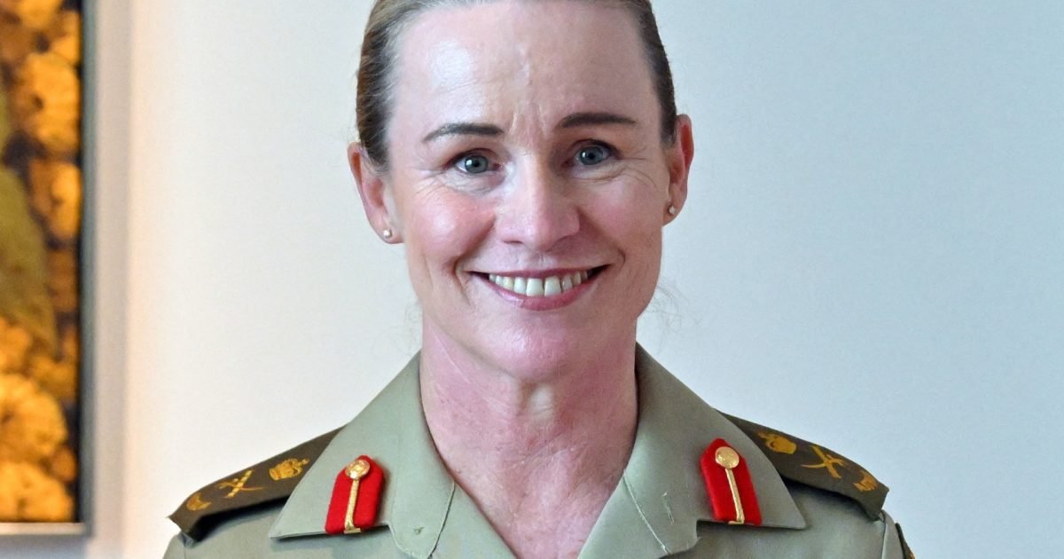 AUSTRALIA: Generală FEMININĂ, șefă a armatei, în premieră istorică