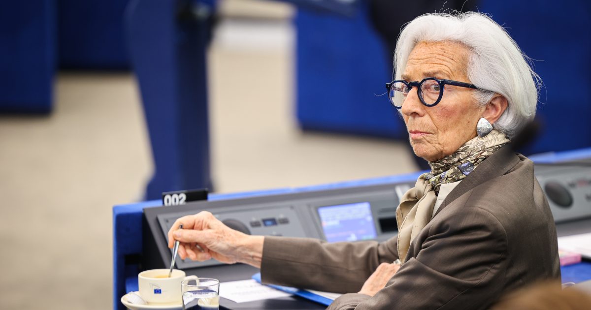 Lagarde trage semnalul de alarmă: Șocul energetic riscă inflația. Ajutor fiscal, cerut