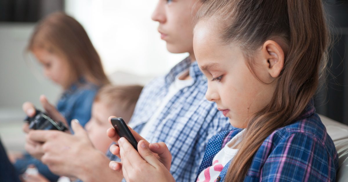 Majoritatea copiilor din Australia, dependenți de rețelele sociale