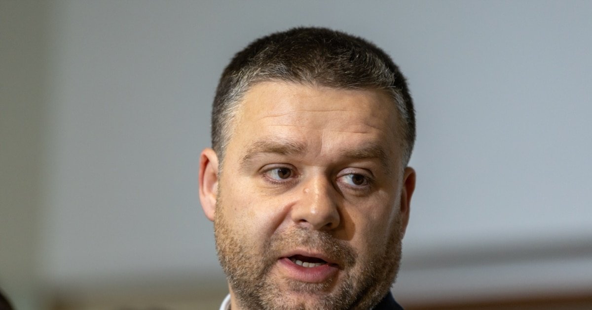 București – Primarul General al Capitalei, Ciprian Ciucu, a anunțat o amplă reorganizare a aparatului administrativ și a instituțiilor subordonate, considerată un prim pas într-o reformă amplă